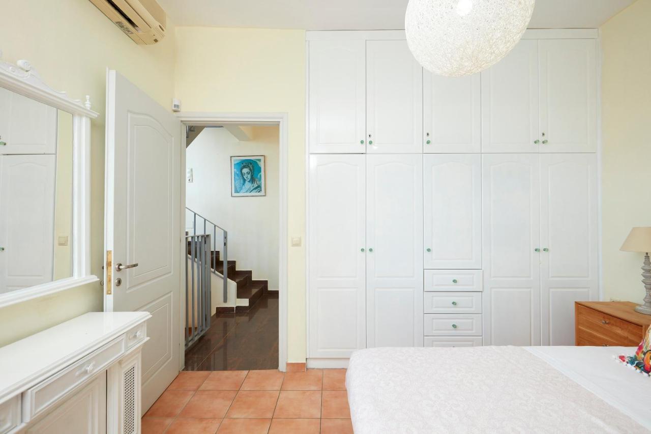 Seafront Villa Longobardi Chania  Exterior photo